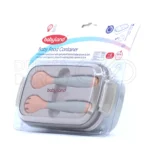 ظرف غذای کودک بیبی‌لند کد ۲۱۷، با درب قفل‌دار و قاشق، در بسته‌بندی، فاقد BPA، قابل استفاده در مایکروویو و ظرفشویی.