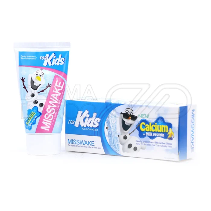 تیوب خمیر دندان کودک میسویک طعم موز با بسته بندی زرد و طرح کودکانه، حاوی کلسیم و پروتئین شیر برای محافظت از دندان شیری