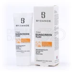 فلوئید ضد آفتاب کرم پودری SPF50+ بیزانس، با گلیسیرین و سالیسیلیک اسید، در بسته‌بندی، کاور کامل پوست، ضد لک و آکنه، مناسب پوست چرب.