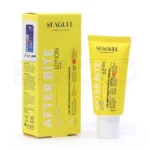 بسته بندی لوسیون سی گل در تیوب سفید با طراحی ساده و شیک، حاوی عصاره آلوئه ورا، اکالیپتوس و روغن درخت چای برای تسکین گزش حشرات