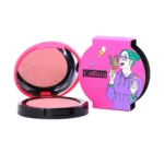 بسته بندی شیک رژ گونه کالر اند آرت کالیستا در محفظه گرد با طراحی مدرن، بافت نرم و رنگ‌های متنوع برای پخش آسان و برجسته کردن گونه‌ها