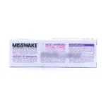 بافت ژله ای شفاف خمیر دندان میسویک توتال ۸ مناسب استفاده روزانه که دندان را براق و لثه را سالم و بدون التهاب نگه می دارد